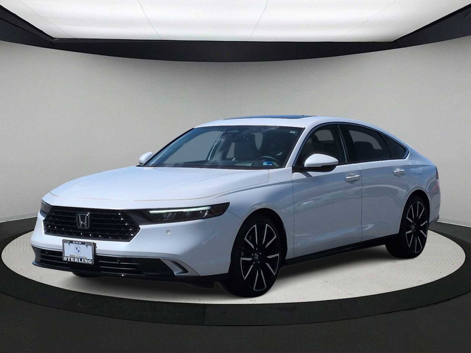 Used 2024 Honda Accord Touring image 4