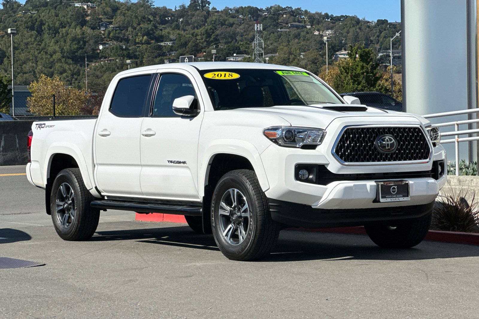Used 2018 Toyota Tacoma TRD Sport w/ Technology Package RWD image 9