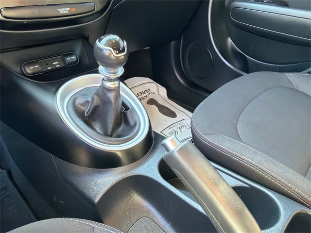 Used 2017 Kia Soul image 29