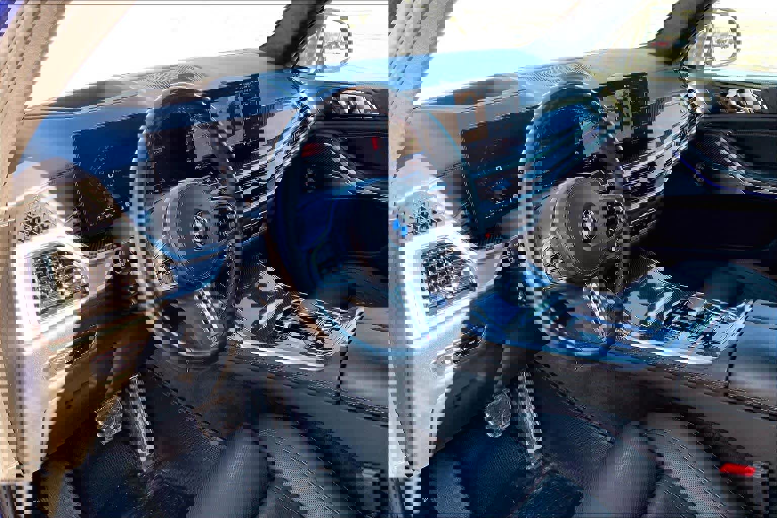 Used 2024 BMW X7 M60i image 18