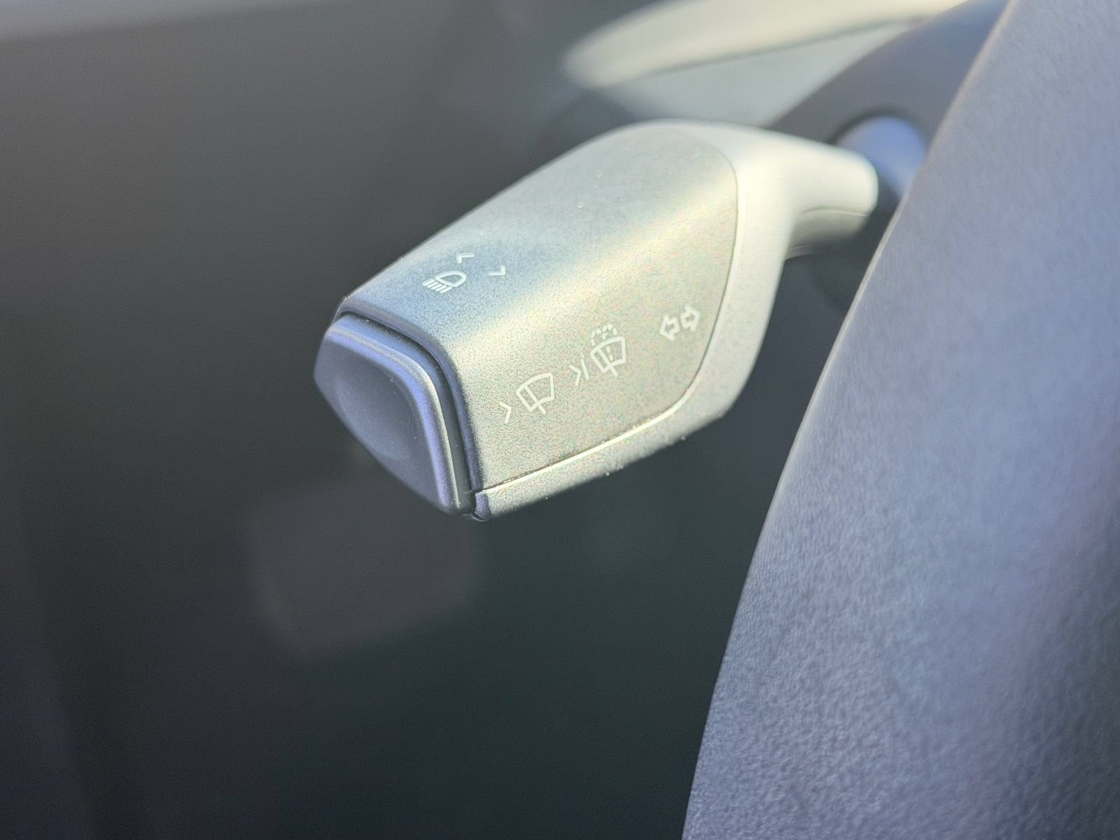 Used 2025 Tesla Model Y Long Range RWD image 11
