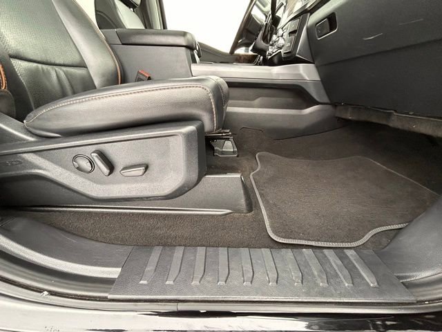Used 2025 Ford F350 Lariat w/ Black Appearance Package image 39