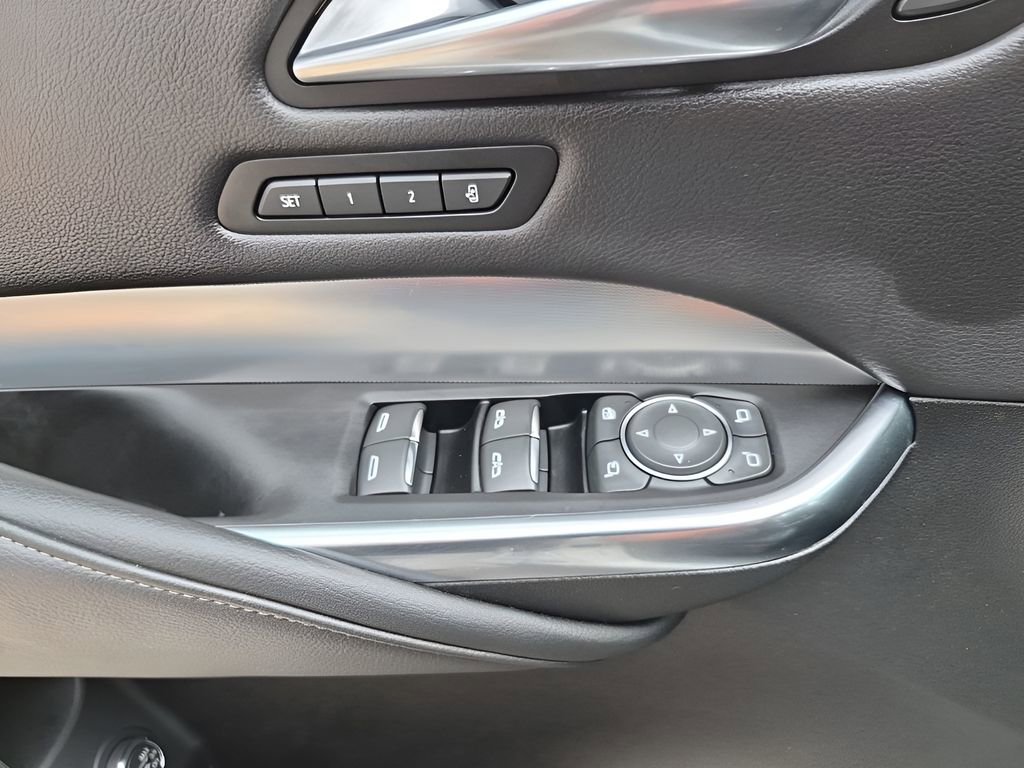 Certified 2021 Cadillac XT4 Premium Luxury w/ LPO, Radiant Package image 28