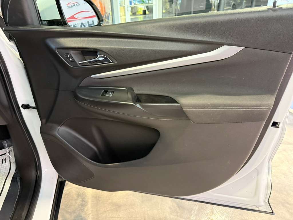 Used 2023 Chevrolet Bolt EUV LT FWD image 64