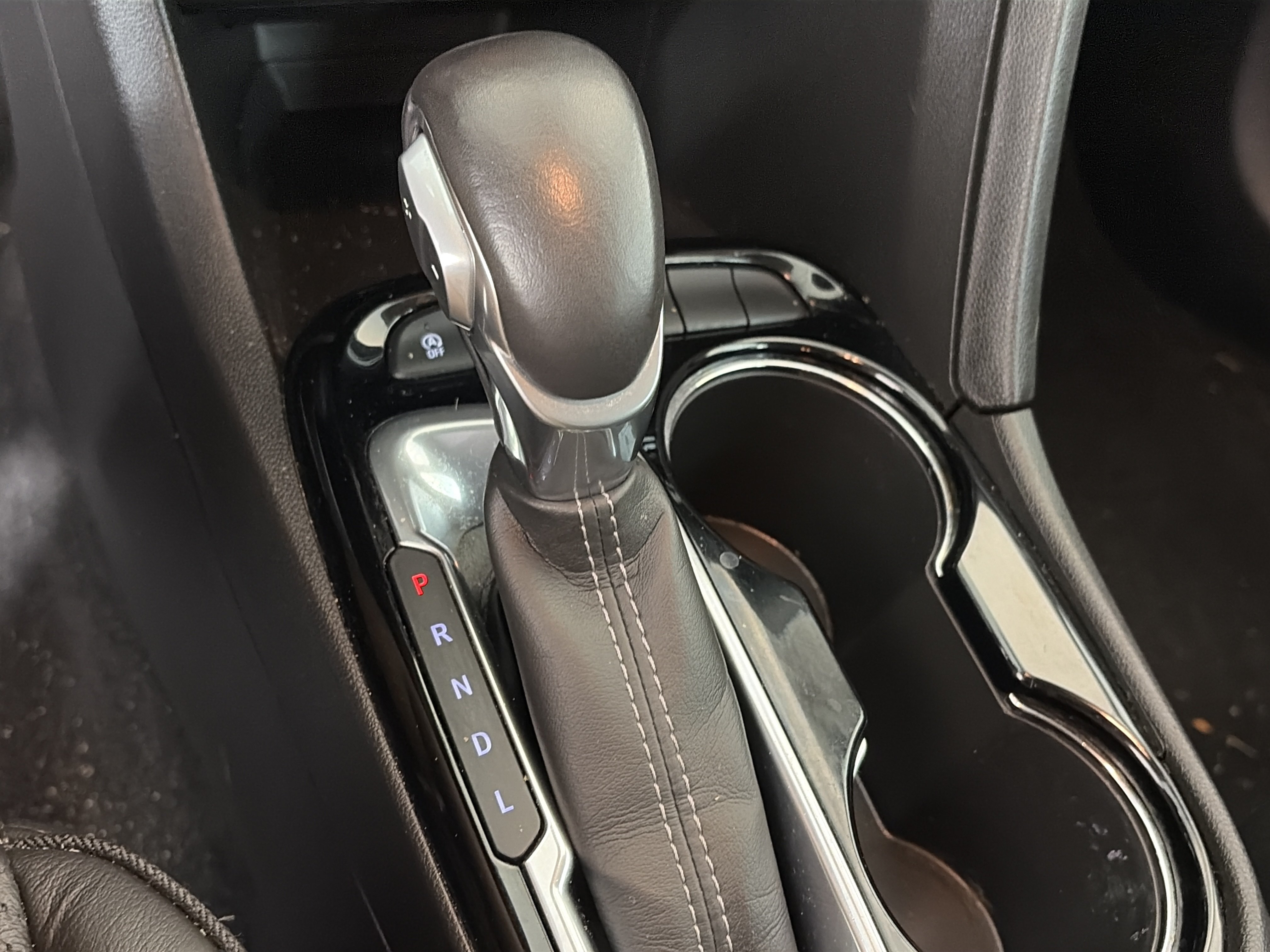 Used 2020 Buick Encore GX Essence FWD image 21