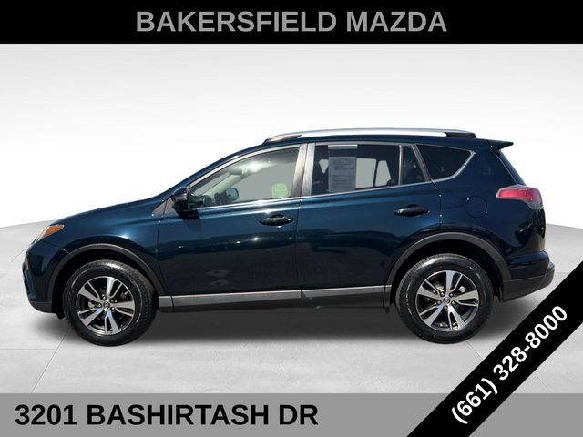 Used 2018 Toyota RAV4 XLE FWD image 2