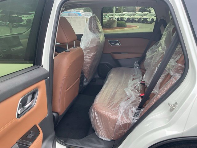 New 2026 Nissan Rogue Platinum AWD/4WD image 14