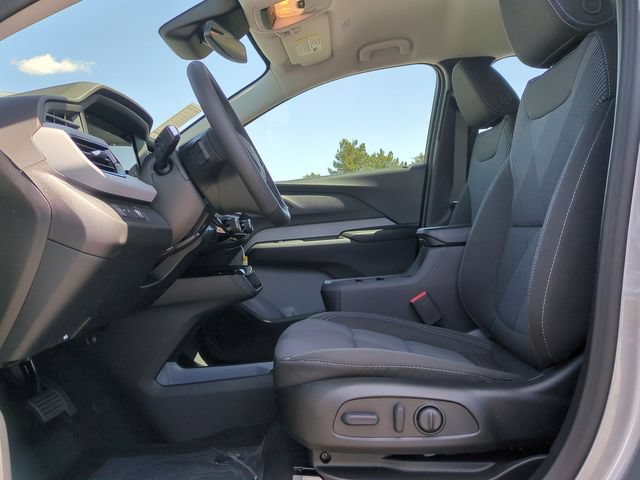 New 2027 Chevrolet Bolt LT w/ Comfort Package FWD image 19