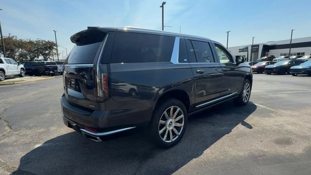 Used 2022 Cadillac Escalade ESV Premium Luxury Platinum AWD/4WD image 8