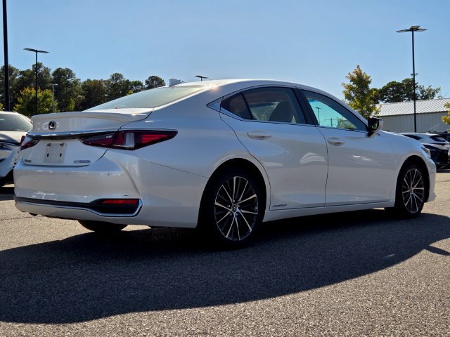 Used 2022 Lexus ES 300h w/ Premium Package FWD image 5