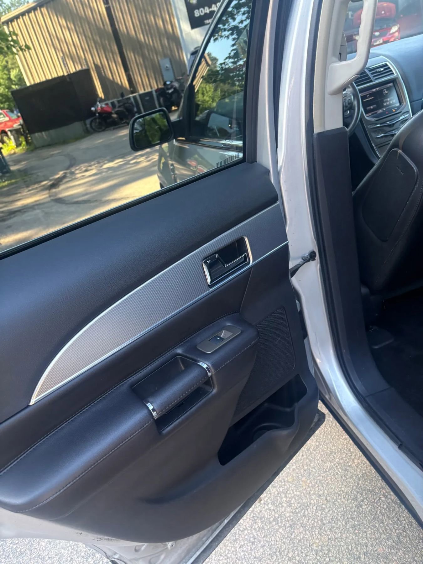 Used 2013 Lincoln MKX AWD image 26