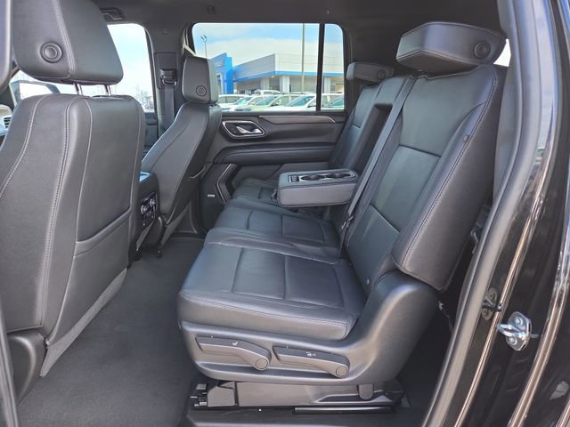 Used 2023 Chevrolet Suburban LT RWD image 11