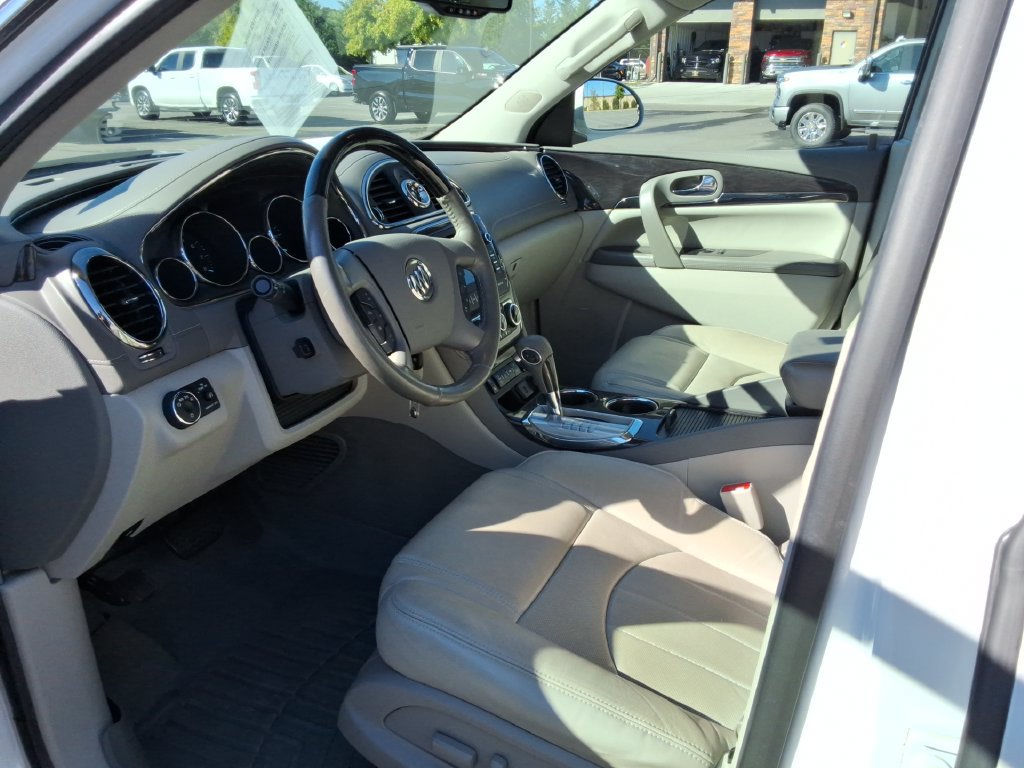 Used 2017 Buick Enclave Premium w/ Experience Buick Package FWD image 23