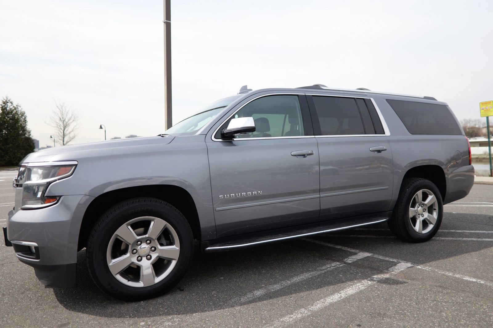 Used 2018 Chevrolet Suburban Premier image 4