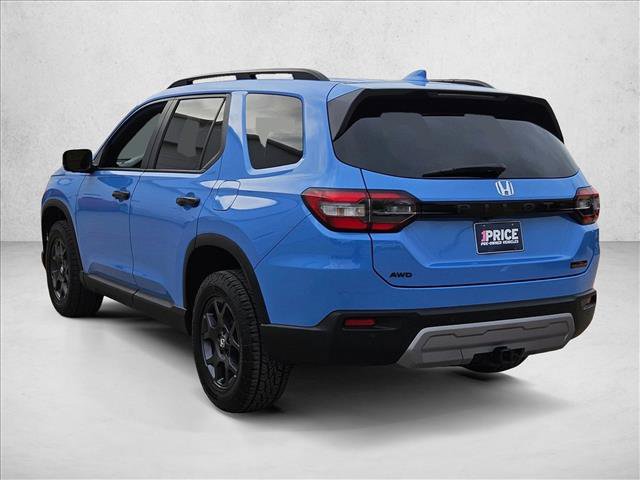 Used 2025 Honda Pilot TrailSport image 7