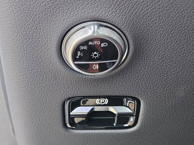 Used 2023 Mercedes-Benz GLC 300 image 24