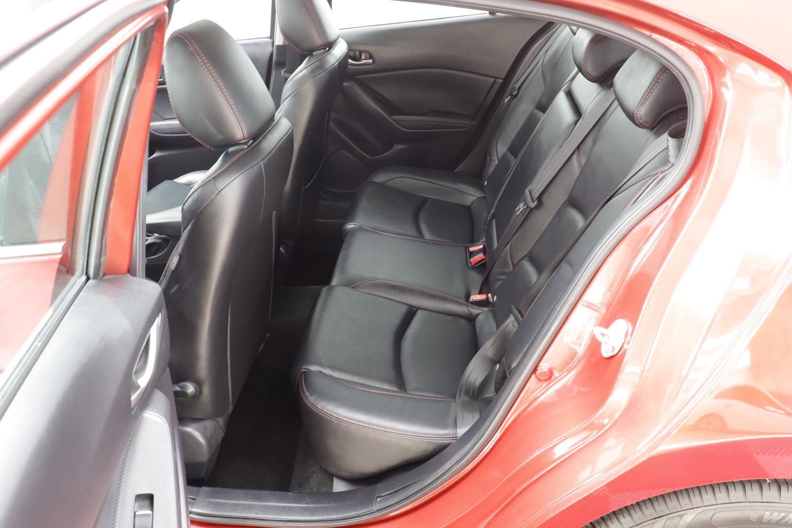 Used 2016 MAZDA MAZDA3 i Grand Touring image 14