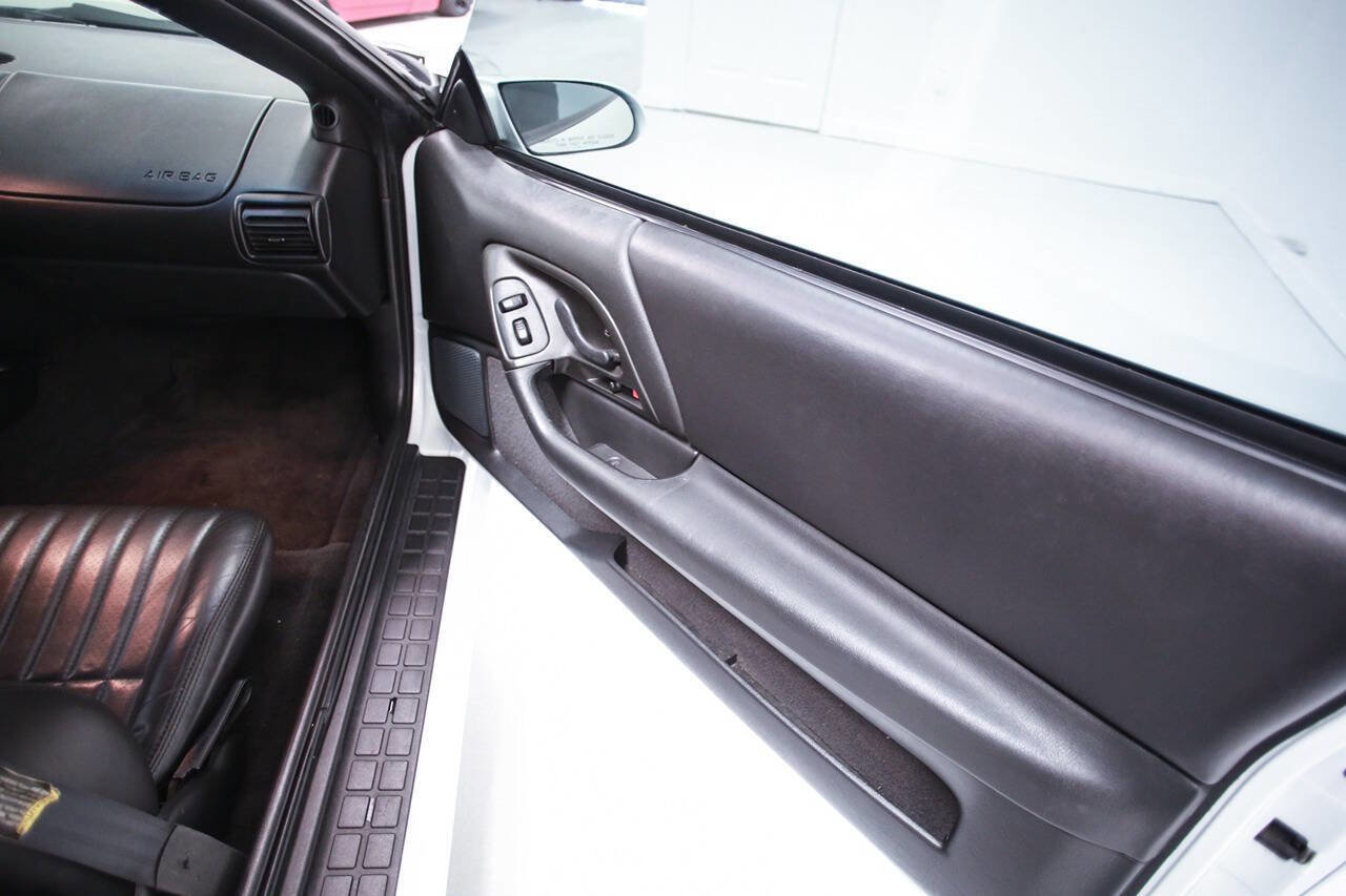 Used 2000 Chevrolet Camaro Z28 w/ SS Performance/Appearance Pkg image 19