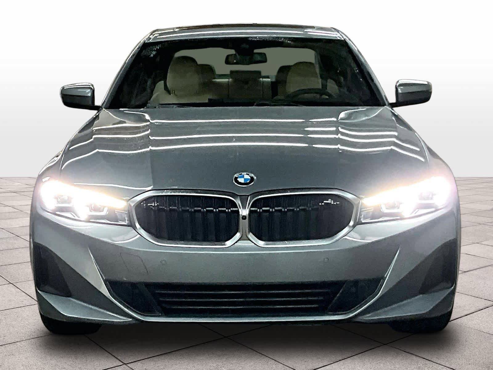 Used 2025 BMW 330i Sedan w/ Premium Package RWD image 3