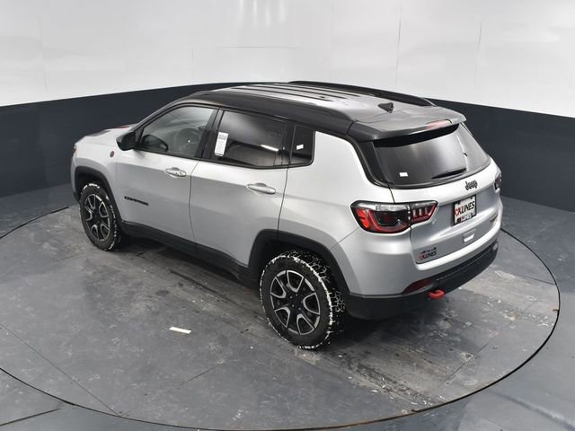 Used 2024 Jeep Compass Trailhawk image 37