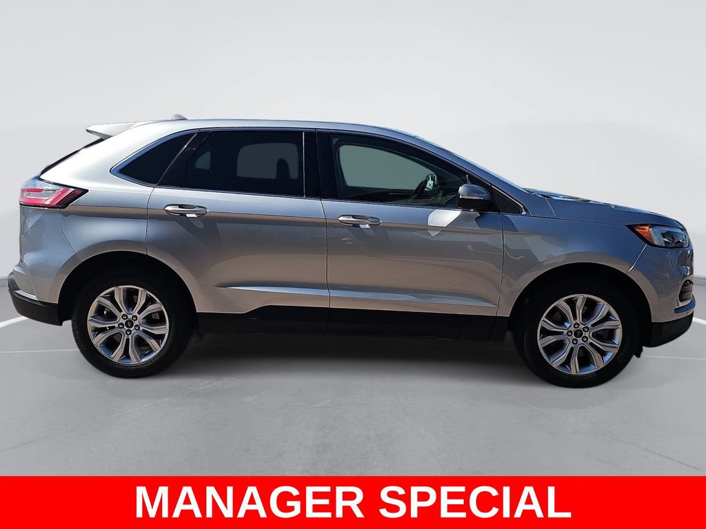Used 2022 Ford Edge Titanium w/ Equipment Group 301A AWD/4WD image 2