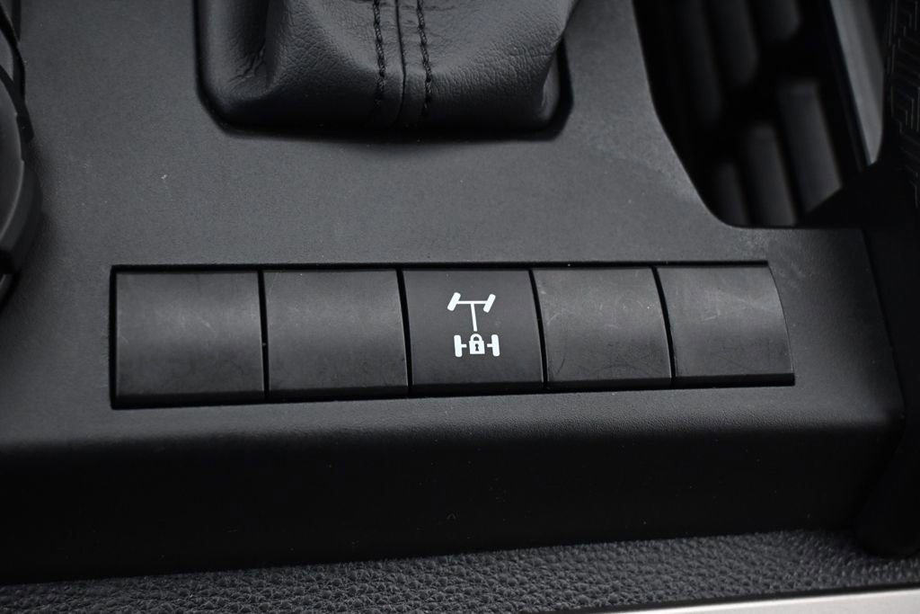 Used 2025 Toyota 4Runner TRD Off-Road image 32