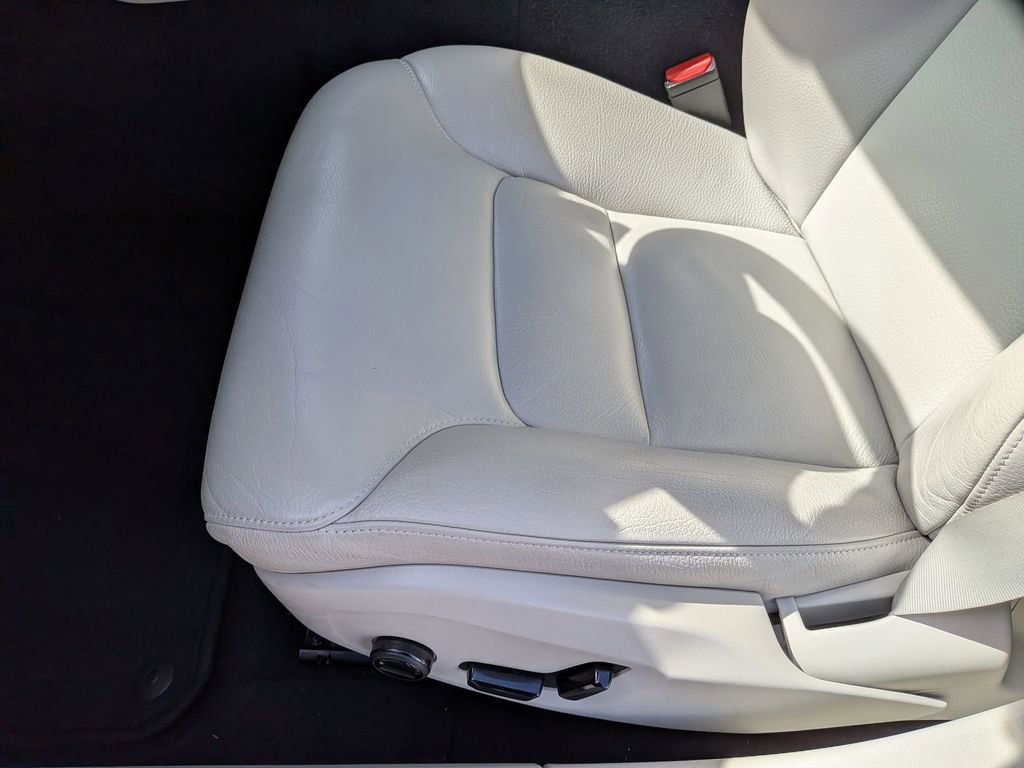 Used 2024 Volvo S60 B5 Plus w/ Climate Package FWD image 13