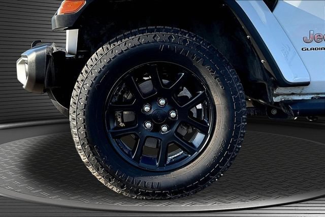 Used 2023 Jeep Gladiator Overland AWD/4WD image 34