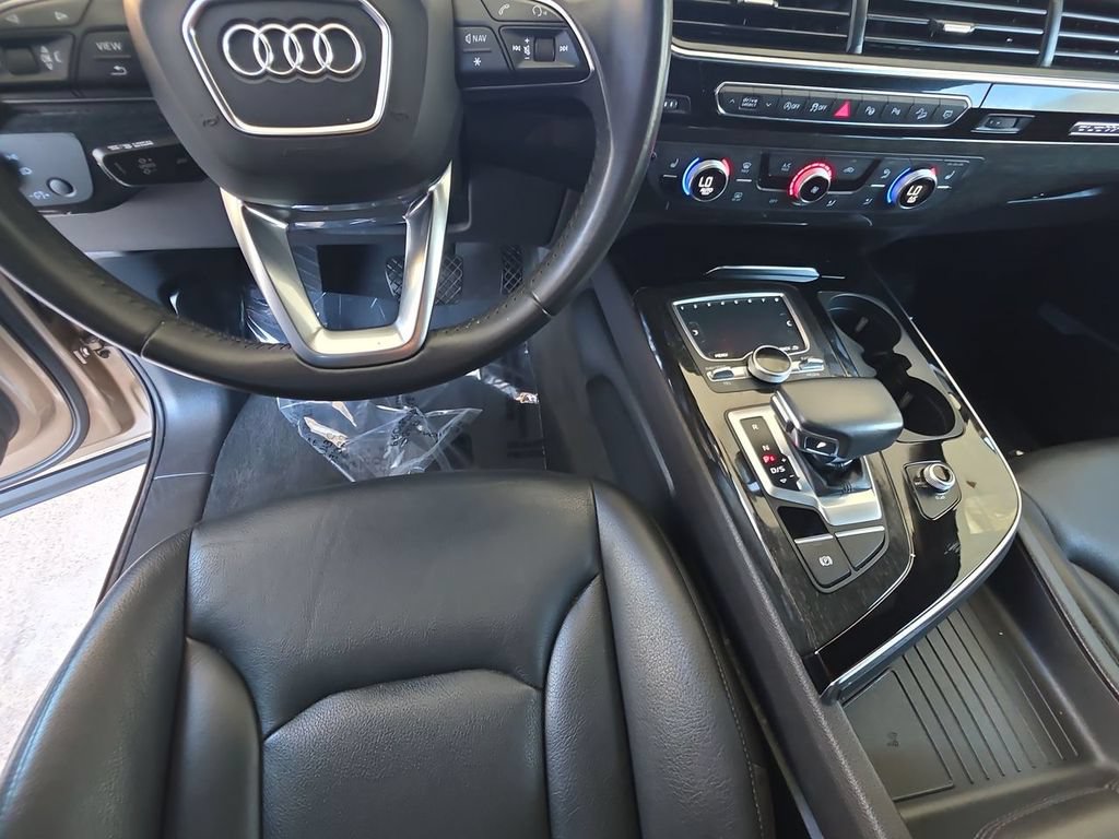 Used 2019 Audi Q7 3.0T Premium Plus w/ Premium Plus Package AWD/4WD image 11