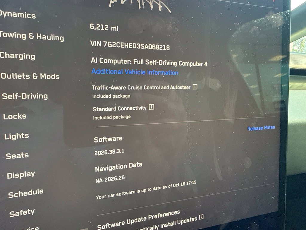 Used 2025 Tesla Cybertruck AWD Crew Cab image 9