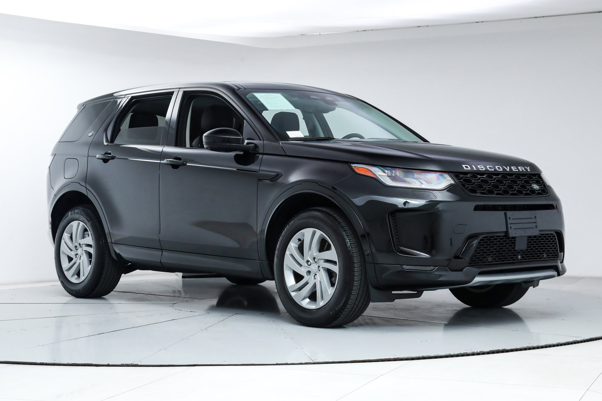 Used 2024 Land Rover Discovery Sport S image 7