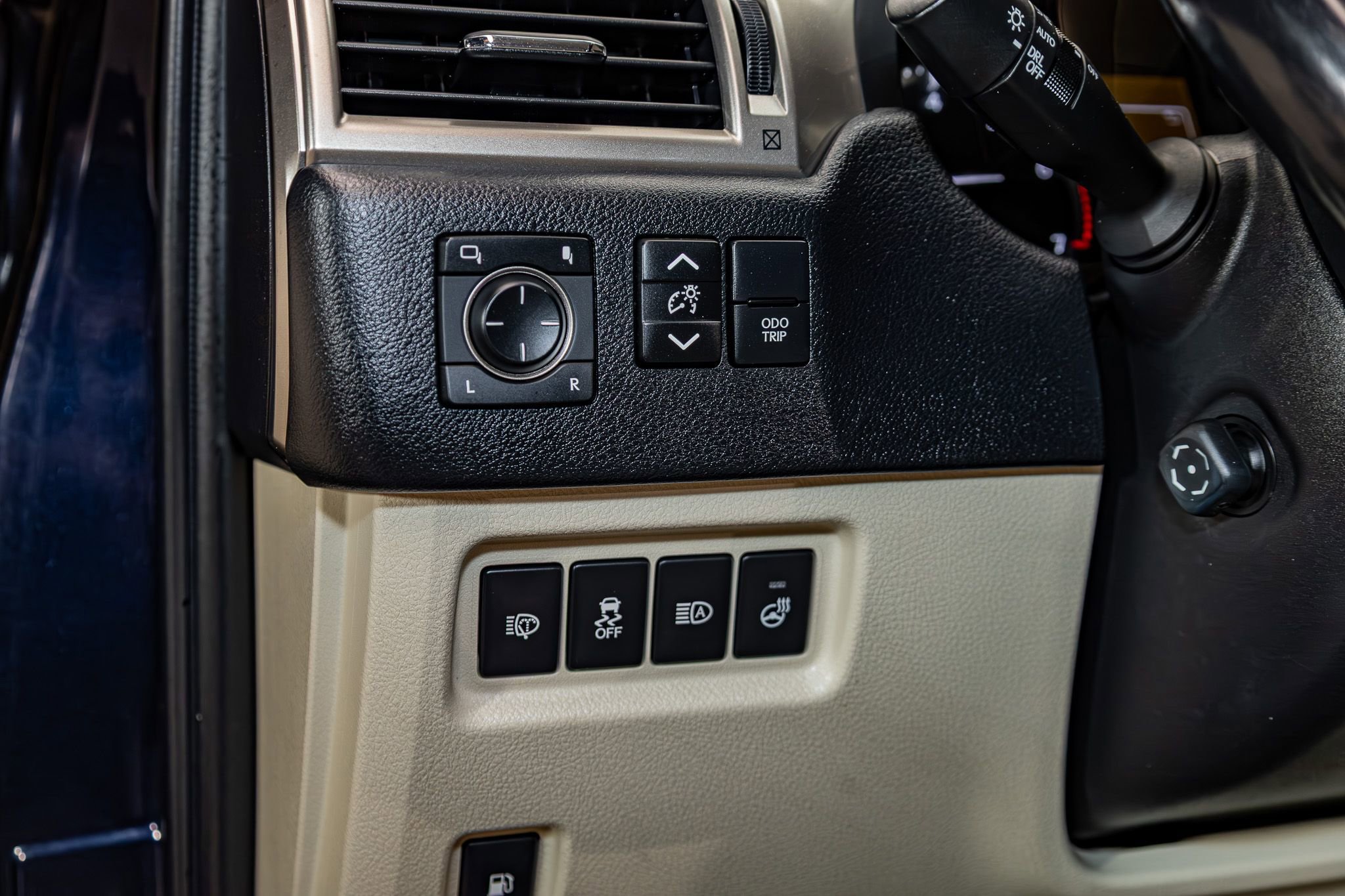 Used 2021 Lexus GX 460 Premium w/ Premium Package AWD/4WD image 19