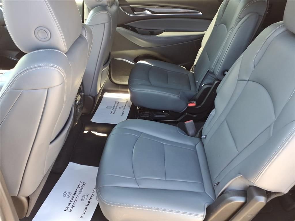 Used 2024 Buick Enclave Premium image 13