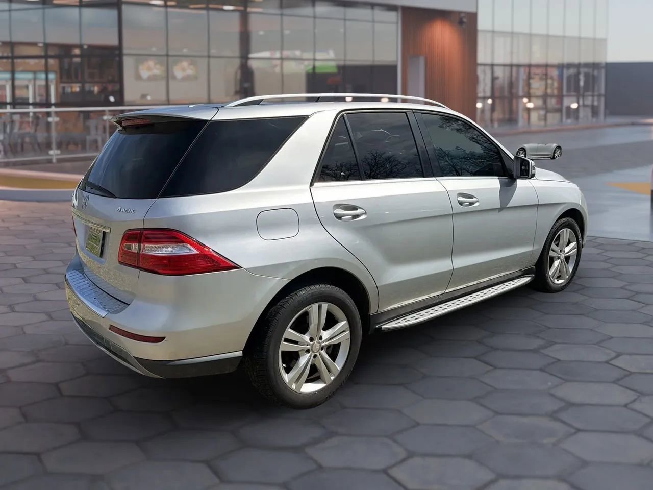 Used 2014 Mercedes-Benz ML 350 ML 350 4MATIC Sport Utility 4D w/ Premium 1 Package image 14