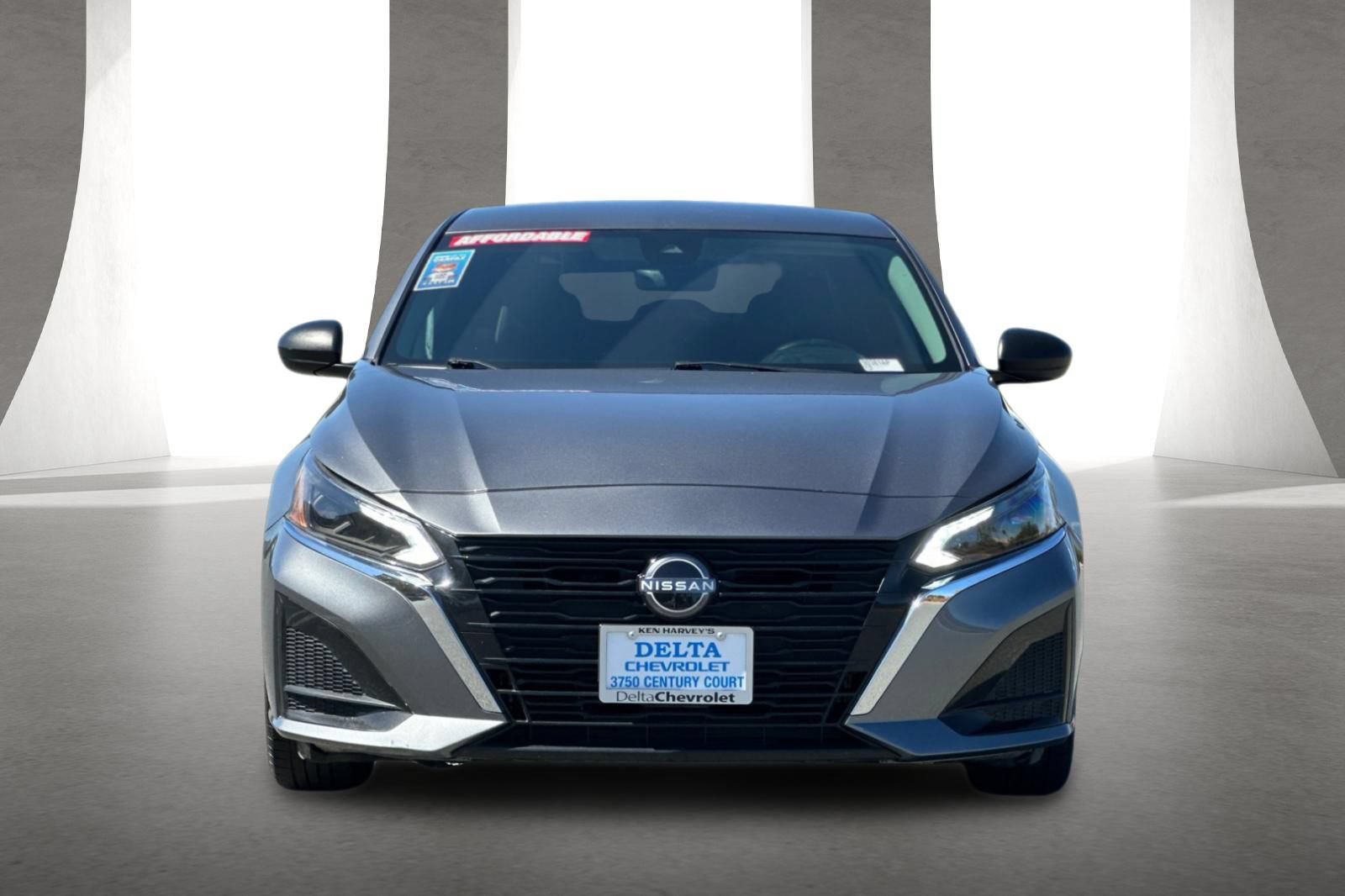 Used 2024 Nissan Altima 2.5 S FWD image 9