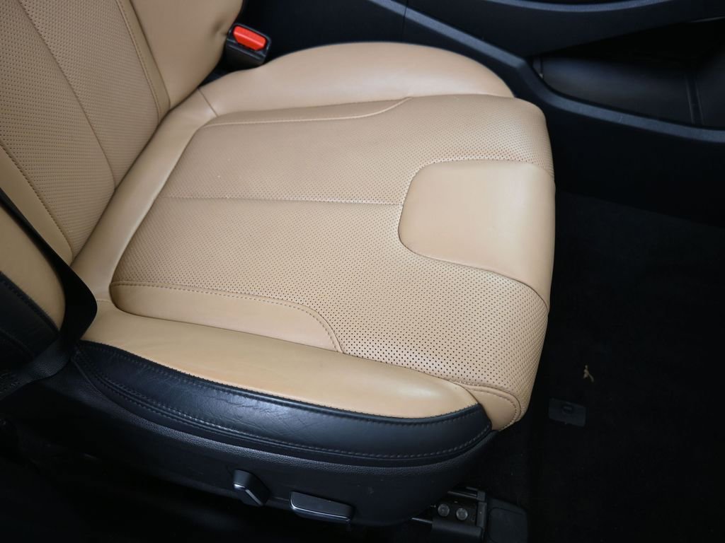 Certified 2023 Hyundai Santa Fe Calligraphy image 12