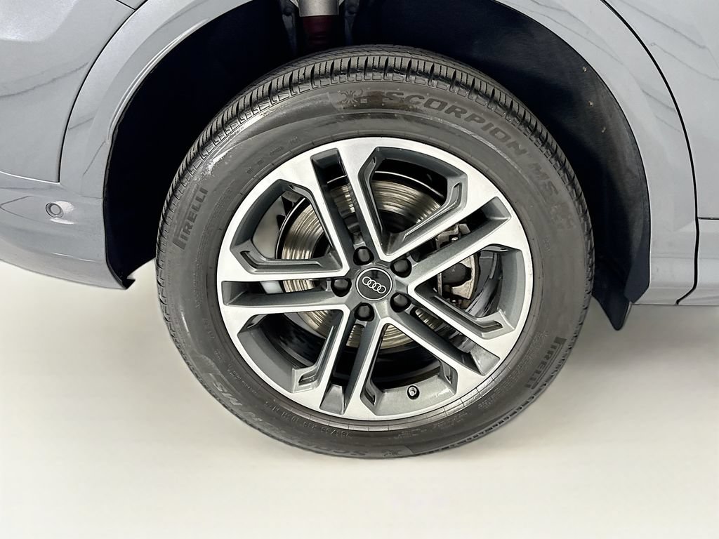Used 2025 Audi Q5 Premium Plus w/ Premium Plus AWD/4WD image 32