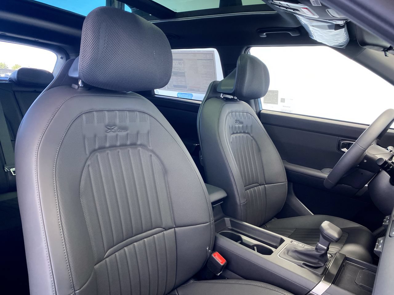 New 2027 Kia Seltos X-Line S w/ X-Line S Premium Package AWD/4WD image 31