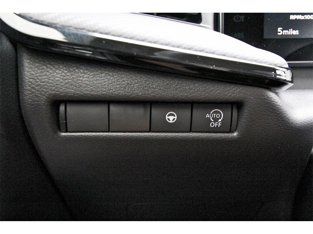 New 2026 Nissan Kicks SR image 14