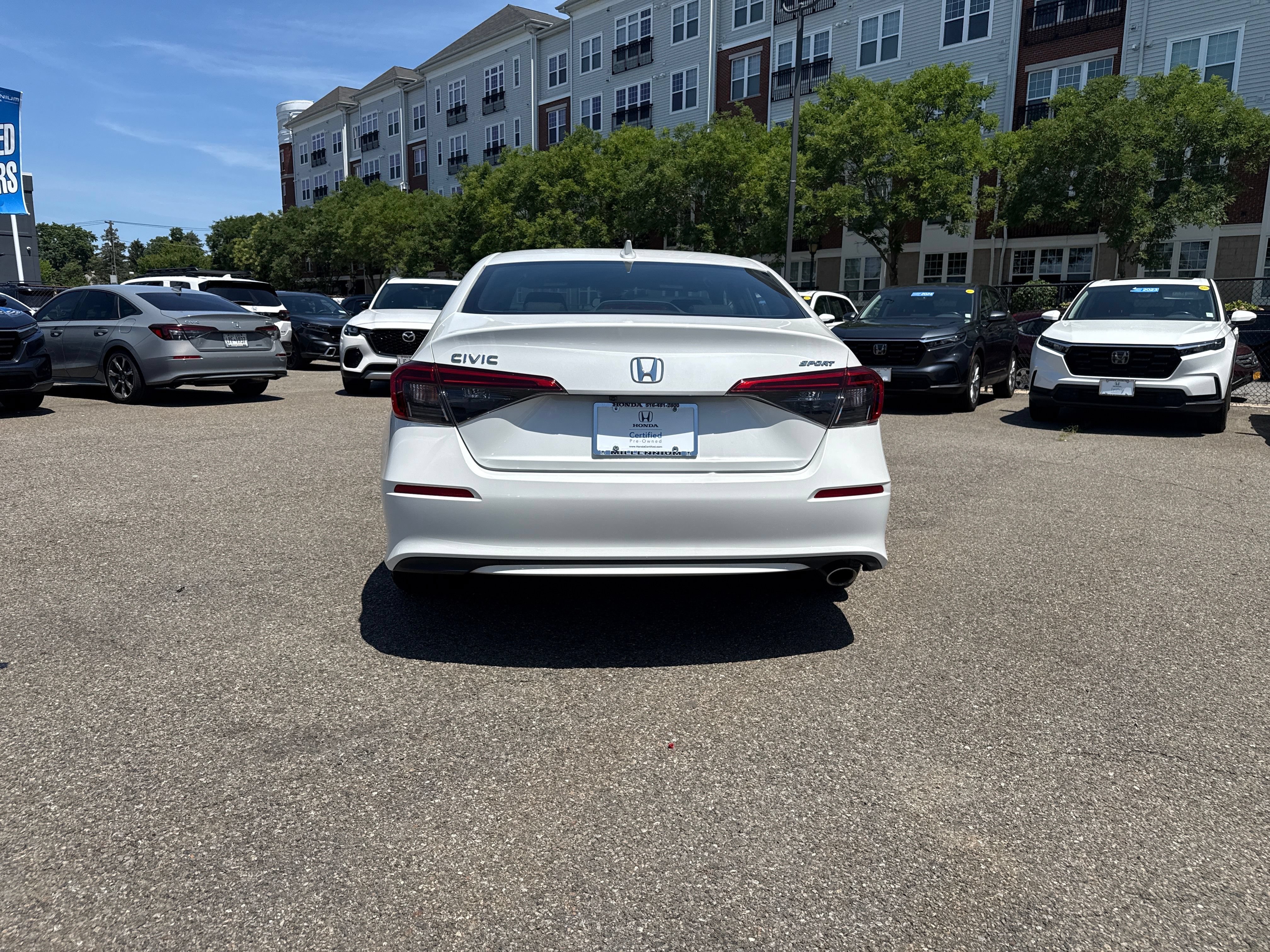 Used 2023 Honda Civic Sport image 4