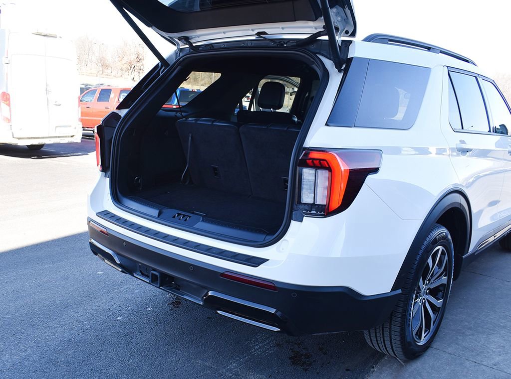 Used 2025 Ford Explorer ST-Line AWD/4WD image 29