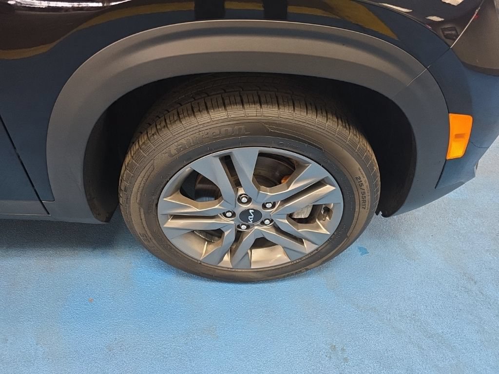 Used 2022 Kia Seltos LX AWD/4WD image 4