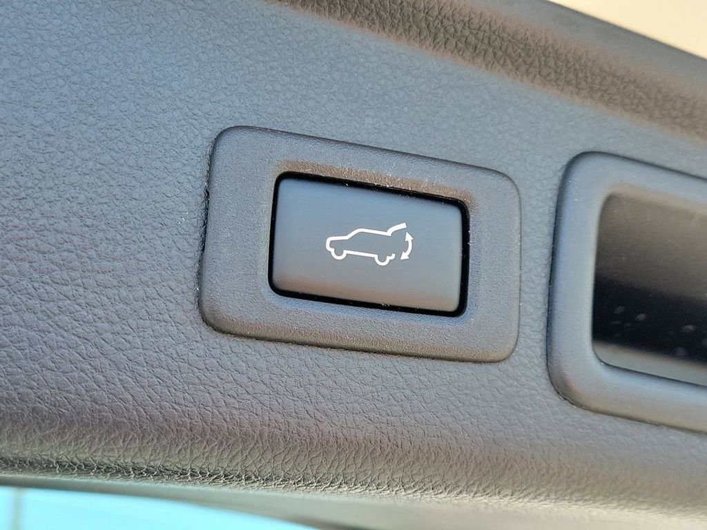 Used 2017 Subaru Forester 2.5i Touring AWD/4WD image 9