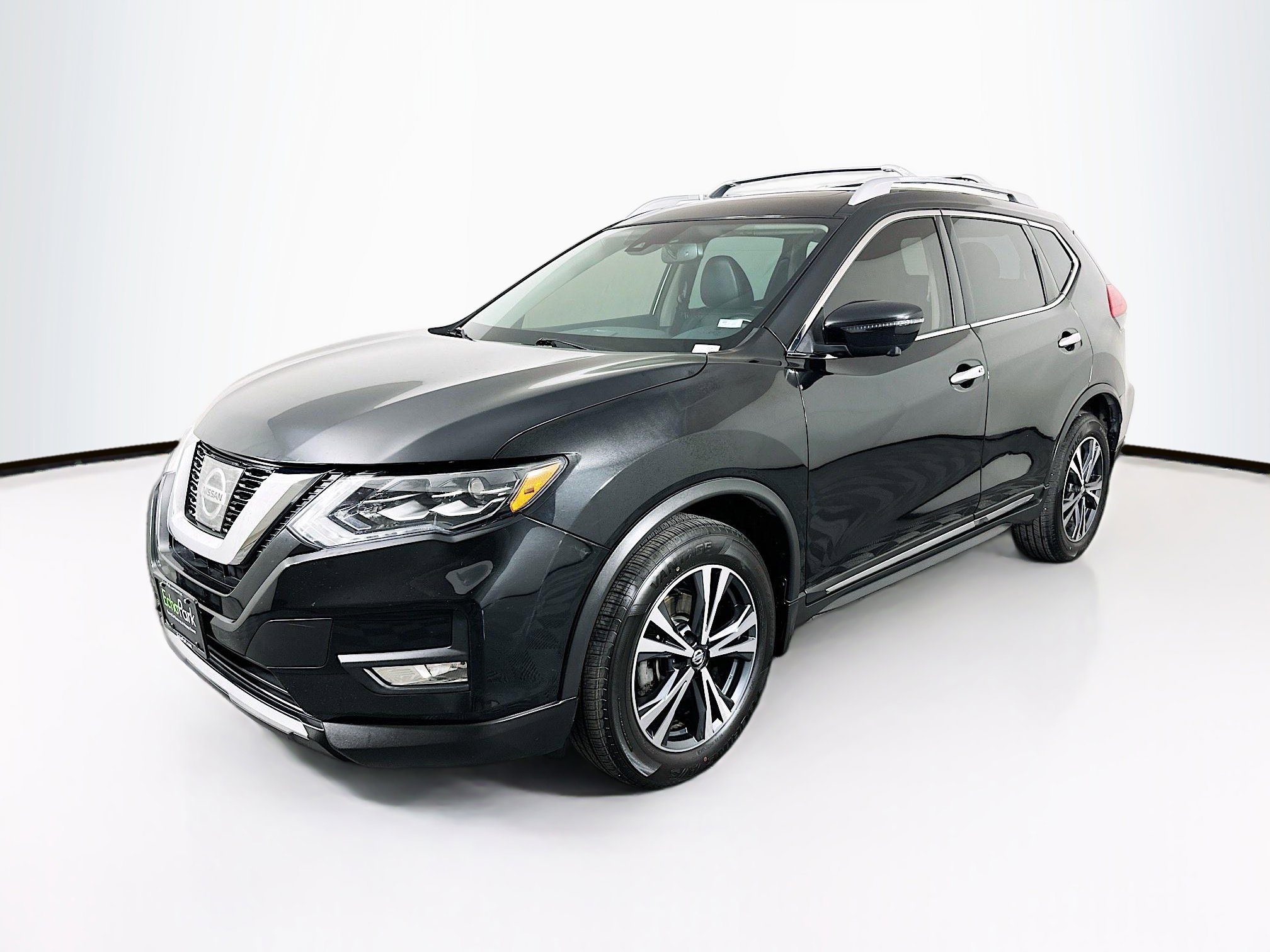 Used 2017 Nissan Rogue SL w/ SL Premium Package AWD/4WD image 3