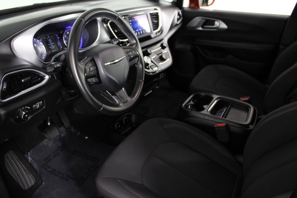 Used 2018 Chrysler Pacifica Touring Plus w/ S Appearance Package image 19