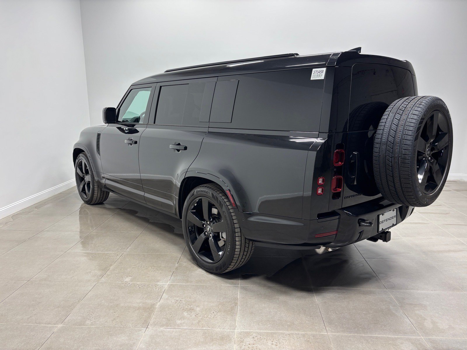 New 2025 Land Rover Defender 130 X-Dynamic SE AWD/4WD image 10