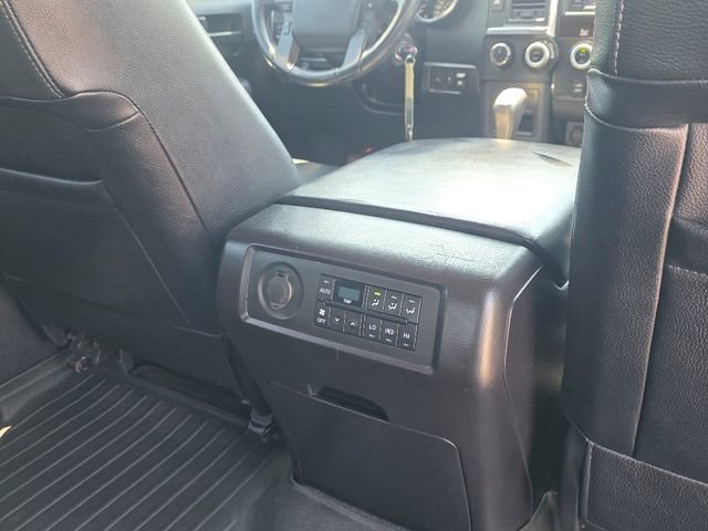 Used 2018 Toyota Sequoia TRD Sport AWD/4WD image 15