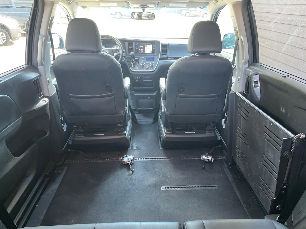 Used 2015 Honda Odyssey EX-L image 23