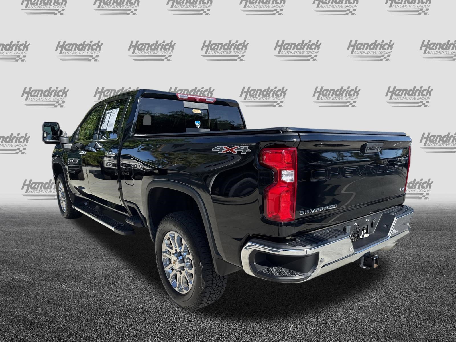 Used 2024 Chevrolet Silverado 2500 LTZ w/ LTZ Convenience Package AWD/4WD image 7