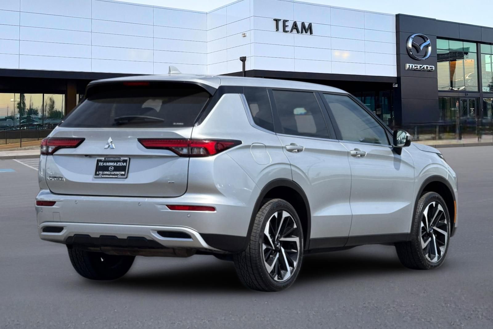 Used 2024 Mitsubishi Outlander SE AWD/4WD image 4